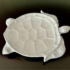 VIETRI (ITALY)
Canape Plate Incanto Mare White
TURTLE—Discontinued, rare